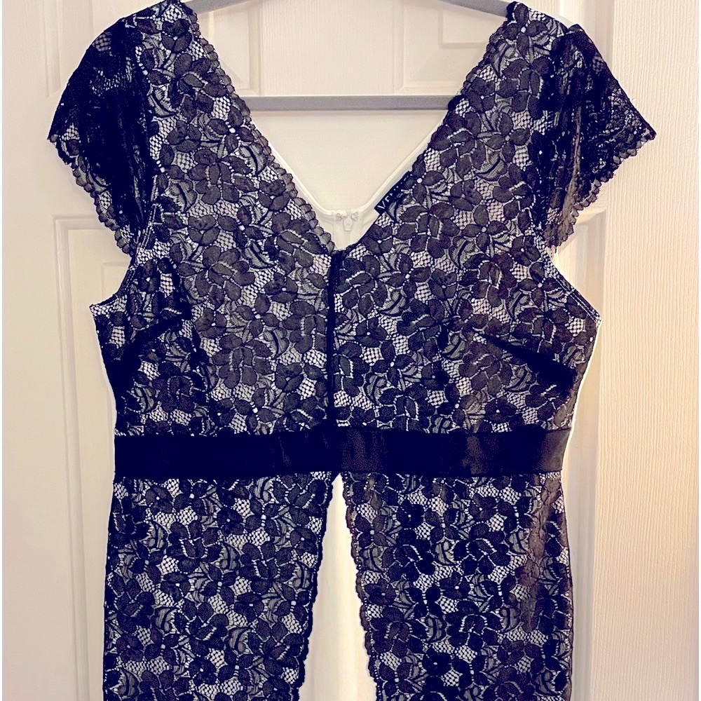 NWOT Venus black and white dress